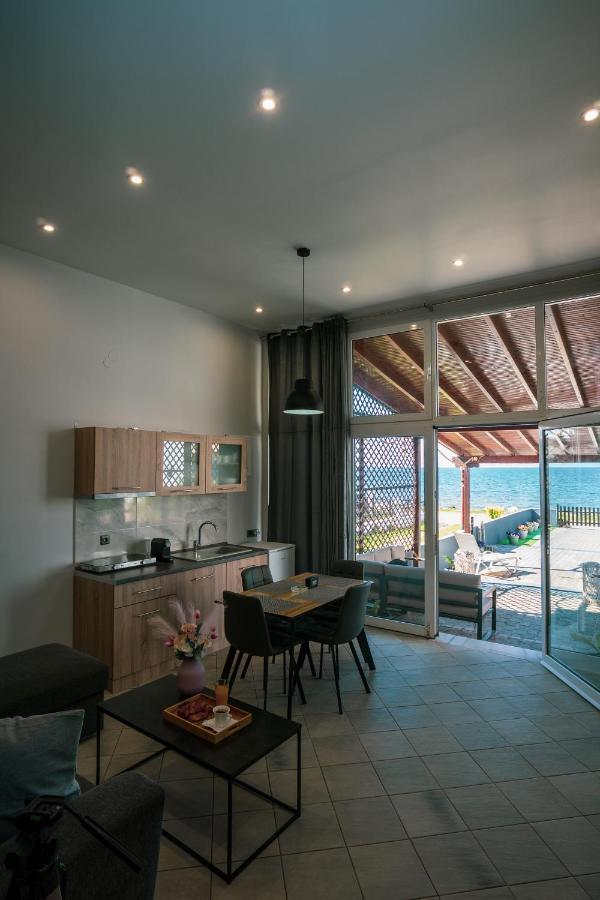 Seashell Luxury Apartment ニキティ エクステリア 写真